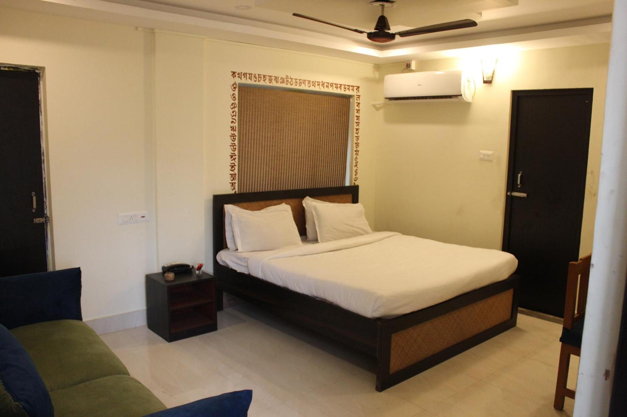 Hotel Kolam Shanti Niketan Exterior photo